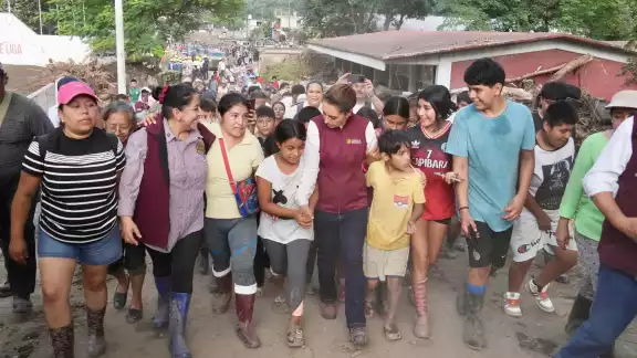 La Presidenta convivió con los habitantes de esta comunidad. La Presidenta convivió con los habitantes de esta comunidad.