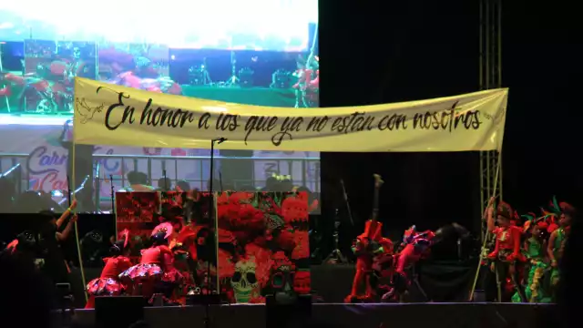 Celebran Carnaval de Cancún 2025 con miles de asistentes