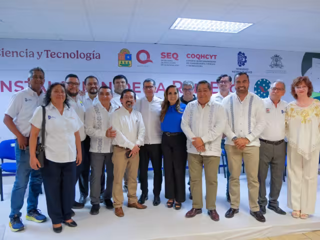 La gobernadora estuvo reunida con la comunidad científica y universitaria.