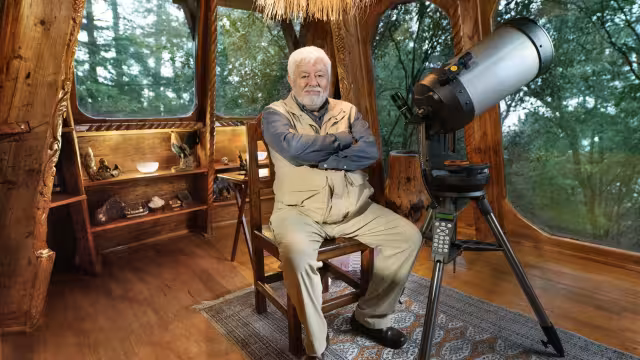 Jaime Maussan, a través de Airbnb abrirá su casa al público para que pueda conocerla.