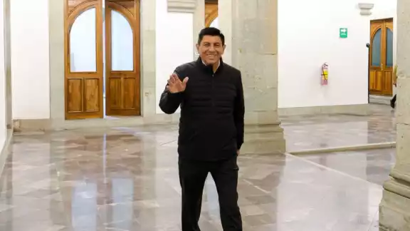 Salomón Jara Cruz, gobernador de Oaxaca, había ordenado la detención inmediata del oficial Salomón Jara Cruz, gobernador de Oaxaca, había ordenado la detención inmediata del oficial
