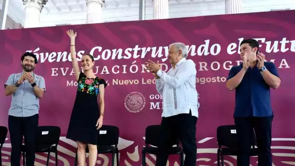 López Obrador y Sheinbaum cierran gira de transición en NL López Obrador y Sheinbaum cierran gira de transición en NL