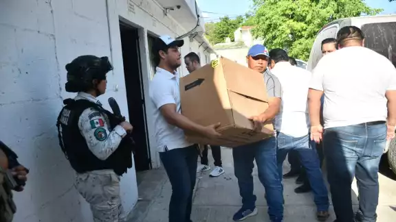 Los paquetes comprenden boletas, actas de escrutinio y cómputo, urnas, mamparas y tinta indeleble
