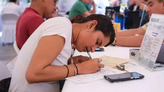 El pre registro podrá realizarse en línea completando la información personal El pre registro podrá realizarse en línea completando la información personal