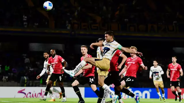 Los Pumas le dieron la vuelta al equipo canadiense