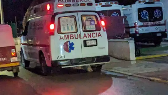 Los pobladores intentaron agredir al motociclista, por lo que solicitó la presencia de autoridades