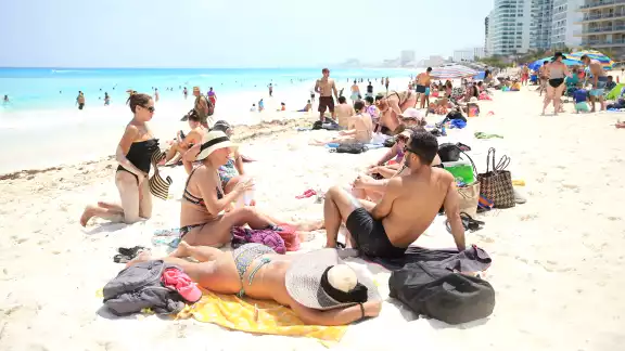 Los jóvenes buscan destinos donde conocer nuevos ambientes y actividades divertidas como Cancún
