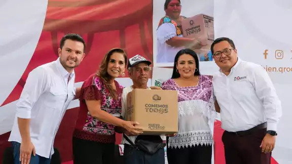 Mara Lezama entrega apoyos y promete domo escolar en Puerto Morelos Mara Lezama entrega apoyos y promete domo escolar en Puerto Morelos