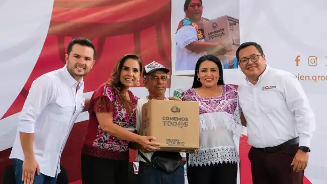 Mara Lezama entrega apoyos y promete domo escolar en Puerto Morelos