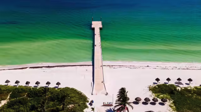 El Cuyo es uno de los pueblos costeros vírgenes que tiene Yucatán, el cual es un lugar idóneo para pasar en familia