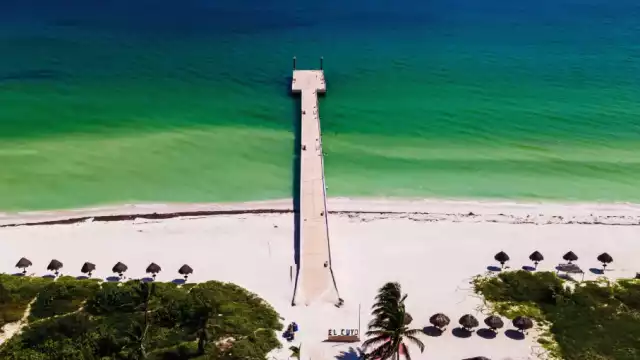 El Cuyo es uno de los pueblos costeros vírgenes que tiene Yucatán, el cual es un lugar idóneo para pasar en familia