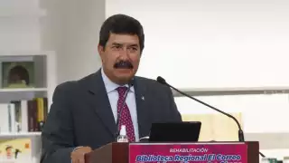 Javier Corral rechaza ser prófugo de la justicia, tras su trámite de inscripción al Senado