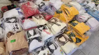 Padres de familia enfrentan incremento en el precio de uniformes y recurren a ropa usada