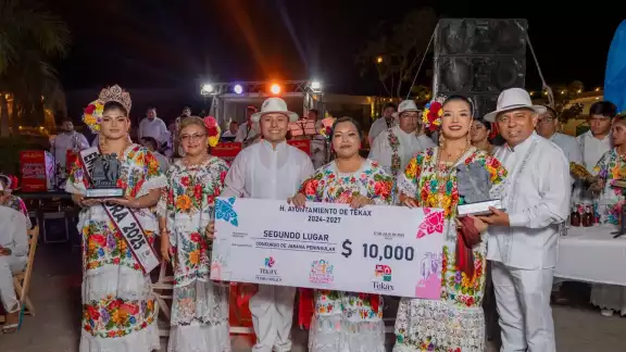 Uno de los momentos más esperados de la noche fue el Magno Concurso de Jarana Peninsular 2025 Uno de los momentos más esperados de la noche fue el Magno Concurso de Jarana Peninsular 2025