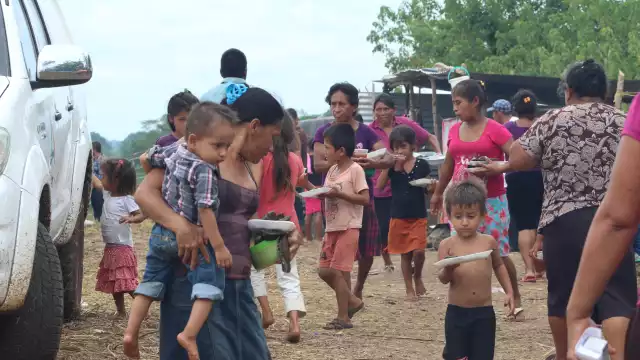 Niños guatemaltecos son mexicanos tras registrarse