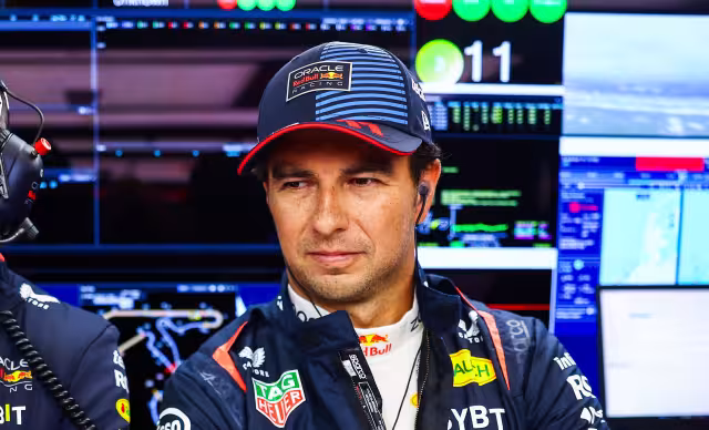 Checo ha tenido una mañana lejos de los primeros lugares