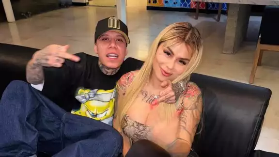 Hasta el momento ninguno de los dos ha confirmado si son o no pareja o es estrategia de marketing Hasta el momento ninguno de los dos ha confirmado si son o no pareja o es estrategia de marketing