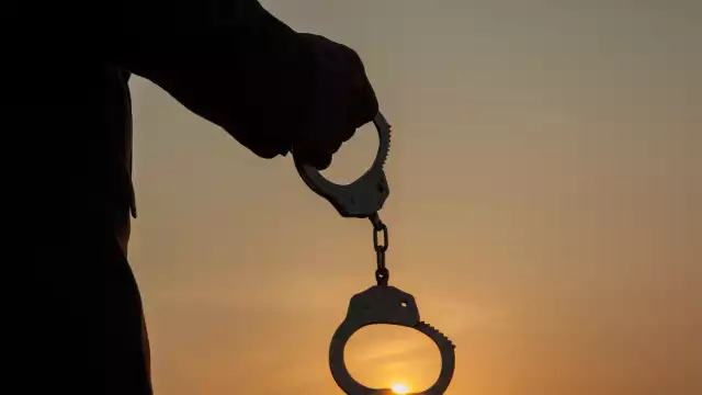 La suspensión condicional del proceso es una medida que permite al imputado evitar la prisión mientras cumple ciertas condiciones establecidas por el juez