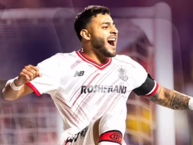 Alexis Vega celebrando el gol