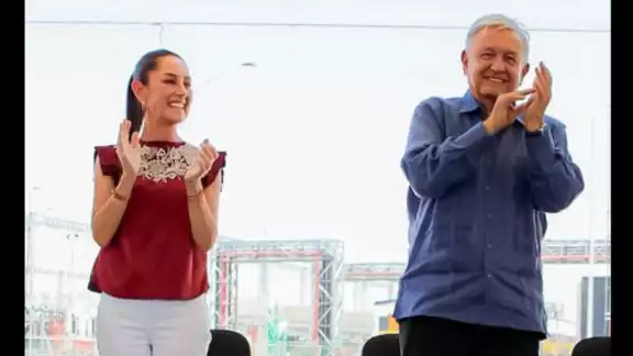 Claudia Sheinbaum y Andrés Manuel López Obrador destacaron en Mexicali, Baja California, el trabajo de la CFE Claudia Sheinbaum y Andrés Manuel López Obrador destacaron en Mexicali, Baja California, el trabajo de la CFE