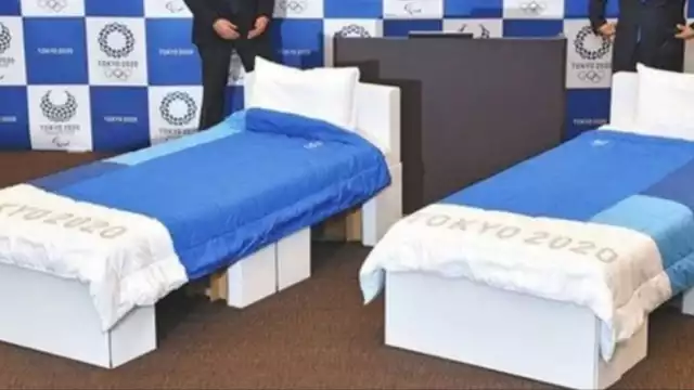 Presentan las camas 'antisexo' en los Juegos Olímpicos de París 2024