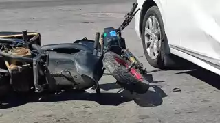 Continúan los accidentes de tránsito; tres motociclistas lesionados en Chetumal