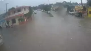 Lluvias vespertinas sorprenden a Campeche y provocan inundaciones en importantes avenidas 