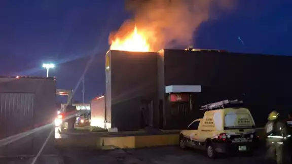Así lucía el incendio en Chetumal Así lucía el incendio en Chetumal