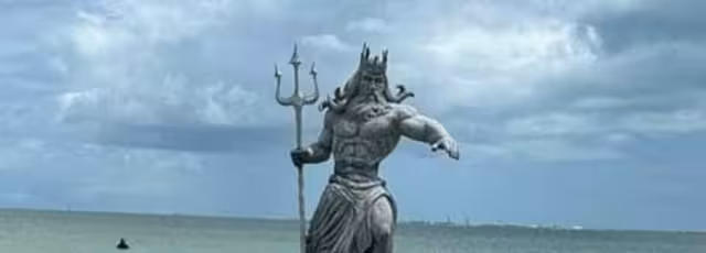 La estatua de Poseidón en Progreso fue clausurada