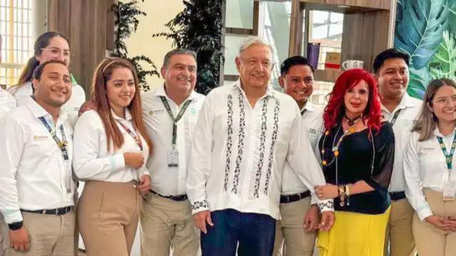 Andrés Manuel López Obrador y Layda Sansores en el Tren Maya