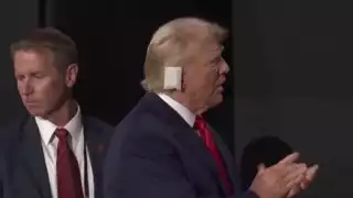 Donald Trump reaparece, con parche en la oreja, luego de sobrevivir a atentado