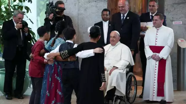 Papa Francisco llegó a Singapur, última escala en su larga gira por Asia y Oceanía