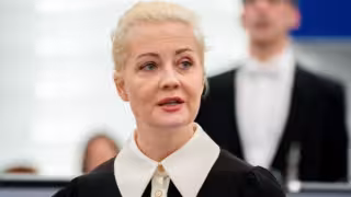 Rusia clasifica a Yulia Navalnaya como "terrorista" y emite orden de arresto