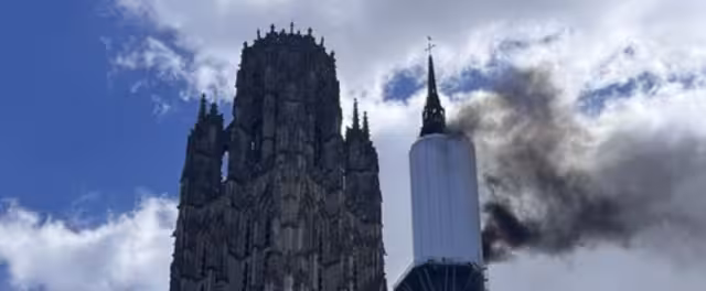 Este jueves se registró un incedio en la Catedral de Rouen en Francia