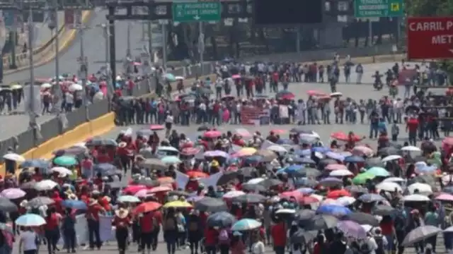 Este viernes 24 de mayo, los maestros de la CNTE bloqueros los accesos al aeropuerto capitalino