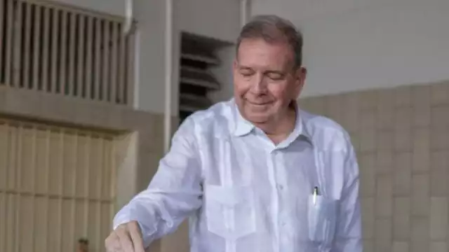 Edmundo González emitió su voto en Venezuela