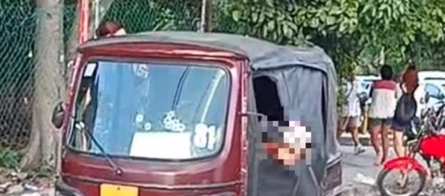 El hombre recibió múltiples impactos de bala mientras permanecía en la unidad