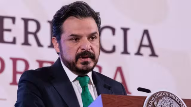 Zoé Robledo, director del IMSS