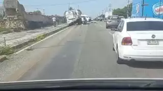 Accidente en Playa del Carmen deja una persona prensada 