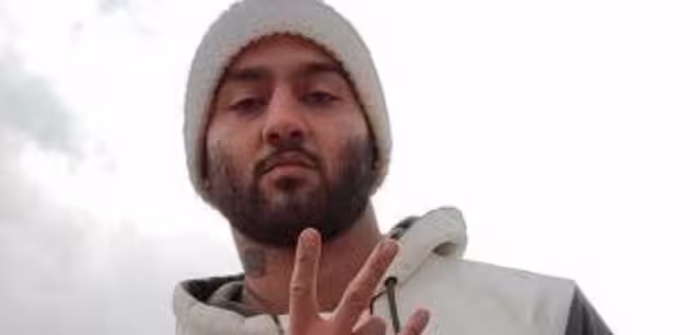 Toomaj Salehi quedó absuelto de la pena de muerte condena que se le impuso por apoyar las protestas por la muerte de la joven Mahsa Amini