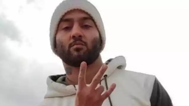 Toomaj Salehi quedó absuelto de la pena de muerte condena que se le impuso por apoyar las protestas por la muerte de la joven Mahsa Amini