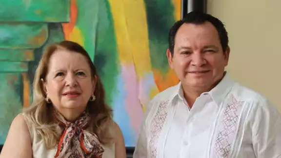 Loretta Ortiz y Joaquín Díaz Mena en Yucatán Loretta Ortiz y Joaquín Díaz Mena en Yucatán