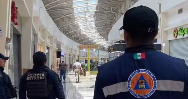 Autoridades de seguridad recorrieron el centro comercial en Chetumal
