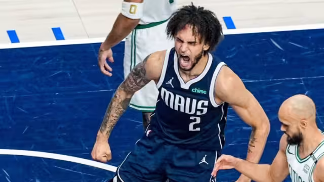 Dereck Lively II anotó 11 puntos y concretó 12 rebotes en 22 minutos