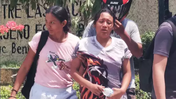Los alumnos fueron atendidos por paramédicos de la Cruz Roja y de Protección Civil Los alumnos fueron atendidos por paramédicos de la Cruz Roja y de Protección Civil