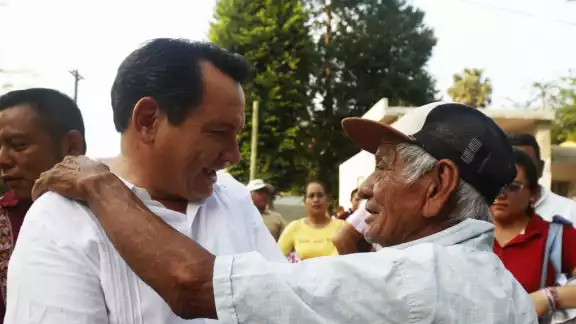 El candidato a la gubernatura, Joaquín Díaz Mena, afirmó que el beneficio será para los campesinos de la comisaría de Citincabchén