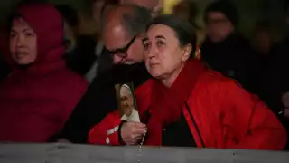 Papa Francisco mejora, pero el Vaticano prepara un plan B para la Semana Santa