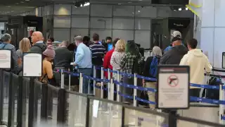 Demócratas y republicanos habrían alcanzado acuerdo preliminar para poner fin al cierre de gobierno más largo en EU