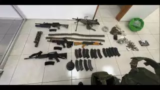 Detienen a cuatro en Culiacán: operativo federal asegura arsenal y vehículos