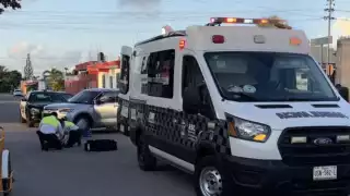 Ciclista sufre percance por conductor imprudente en Chetumal